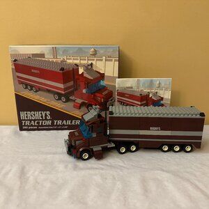 Hershey's Tractor Trailer 290 pc Building Block Set